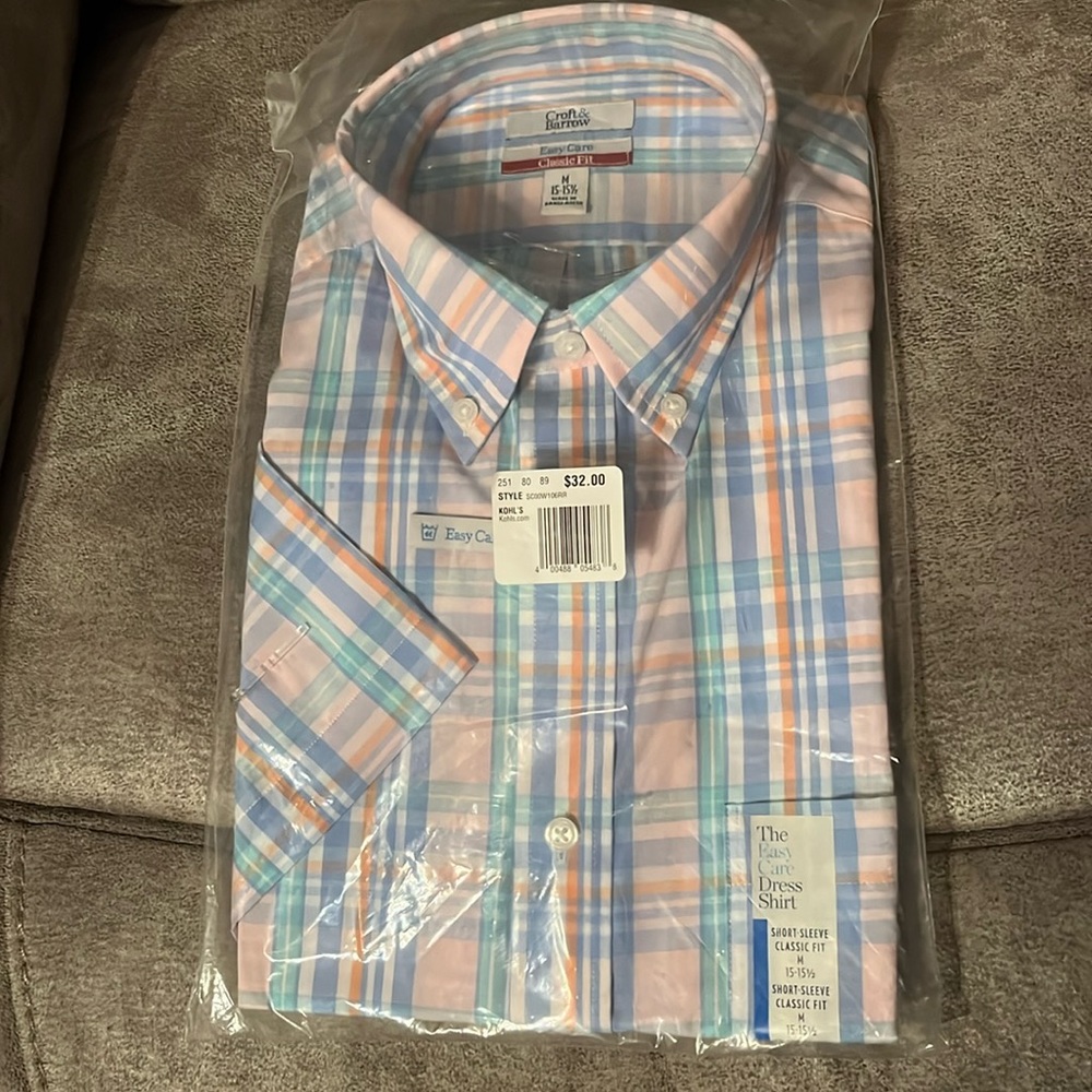 Croft & Barrow Short Sleeve Classic Fit Easy Care Dress Shirt New in Package Med